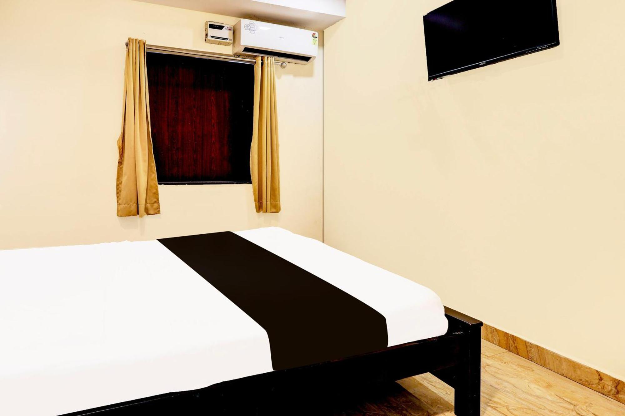 Super Hotel O Mahanadu Formerly Akshaya Bheemas Vidzsajavádá Kültér fotó
