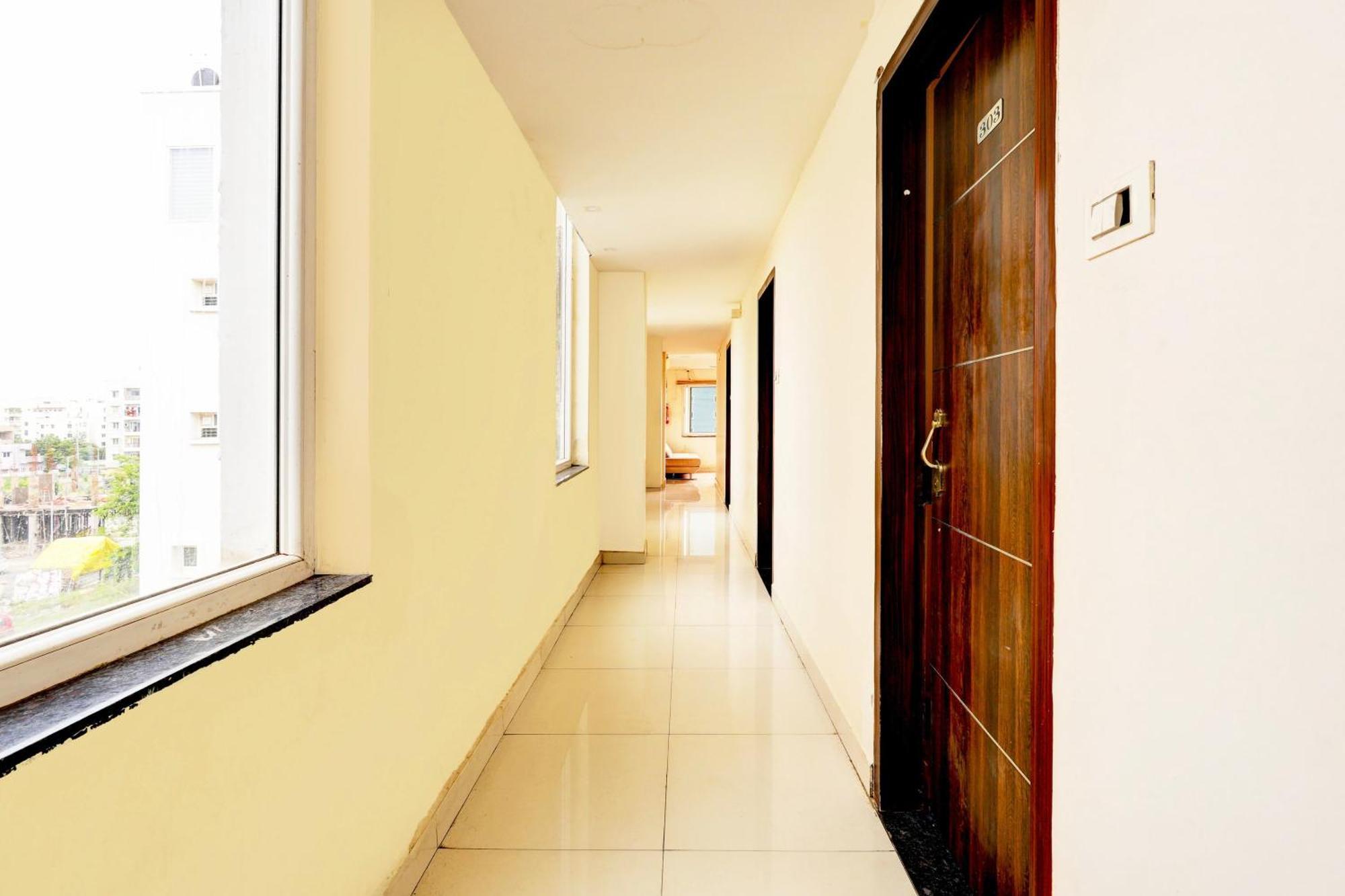 Super Hotel O Mahanadu Formerly Akshaya Bheemas Vidzsajavádá Kültér fotó